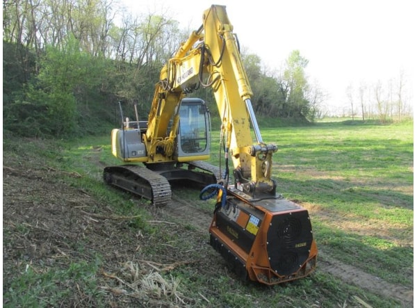 Tocator vegetatie - excavator Berti Tocator EFX MD/SB 140,  excavator 15 - 20 tone. de vanzare